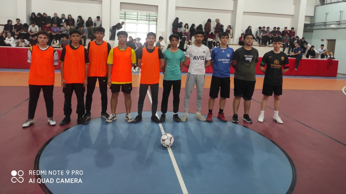 Cumhuriyetimizin 100. Yılı Sınıflar Arası Futsal Turnuvamız Devam Ediyor. 